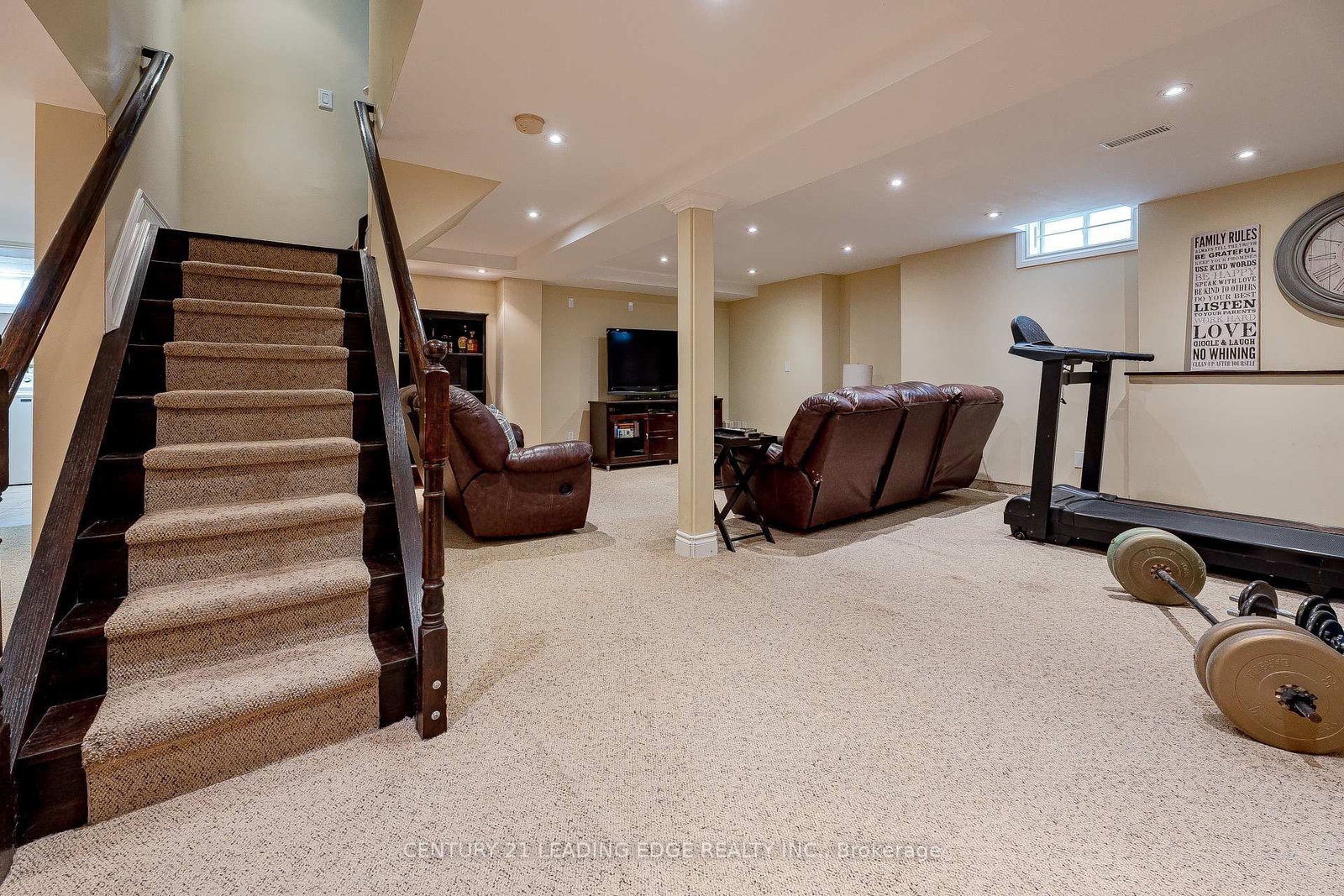 822 Surin Court • Newmarket, ON photo 21