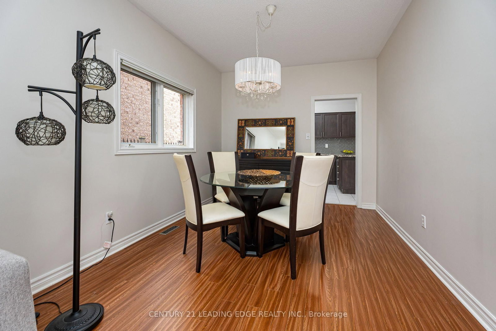 822 Surin Court • Newmarket, ON photo 6