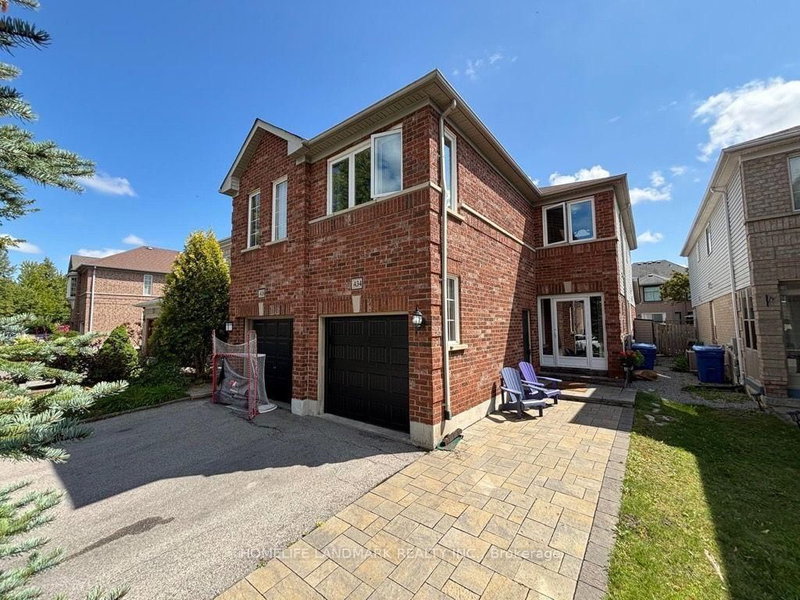 434 Heddle Crescent