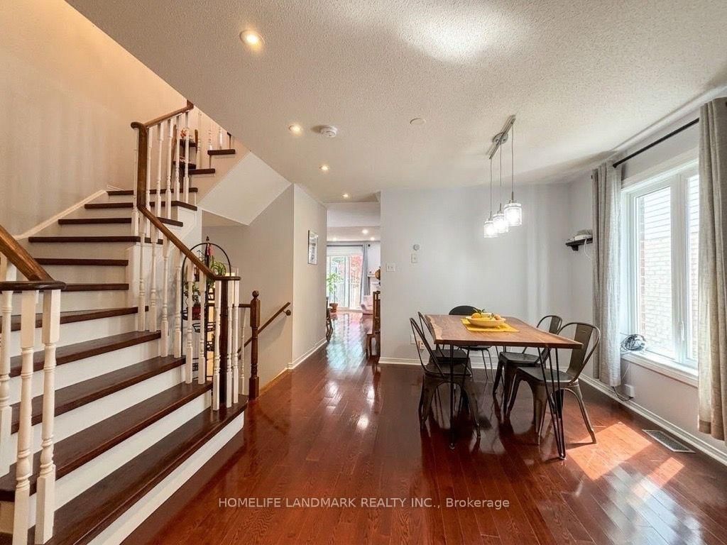 434 Heddle Crescent • Newmarket, ON photo 8