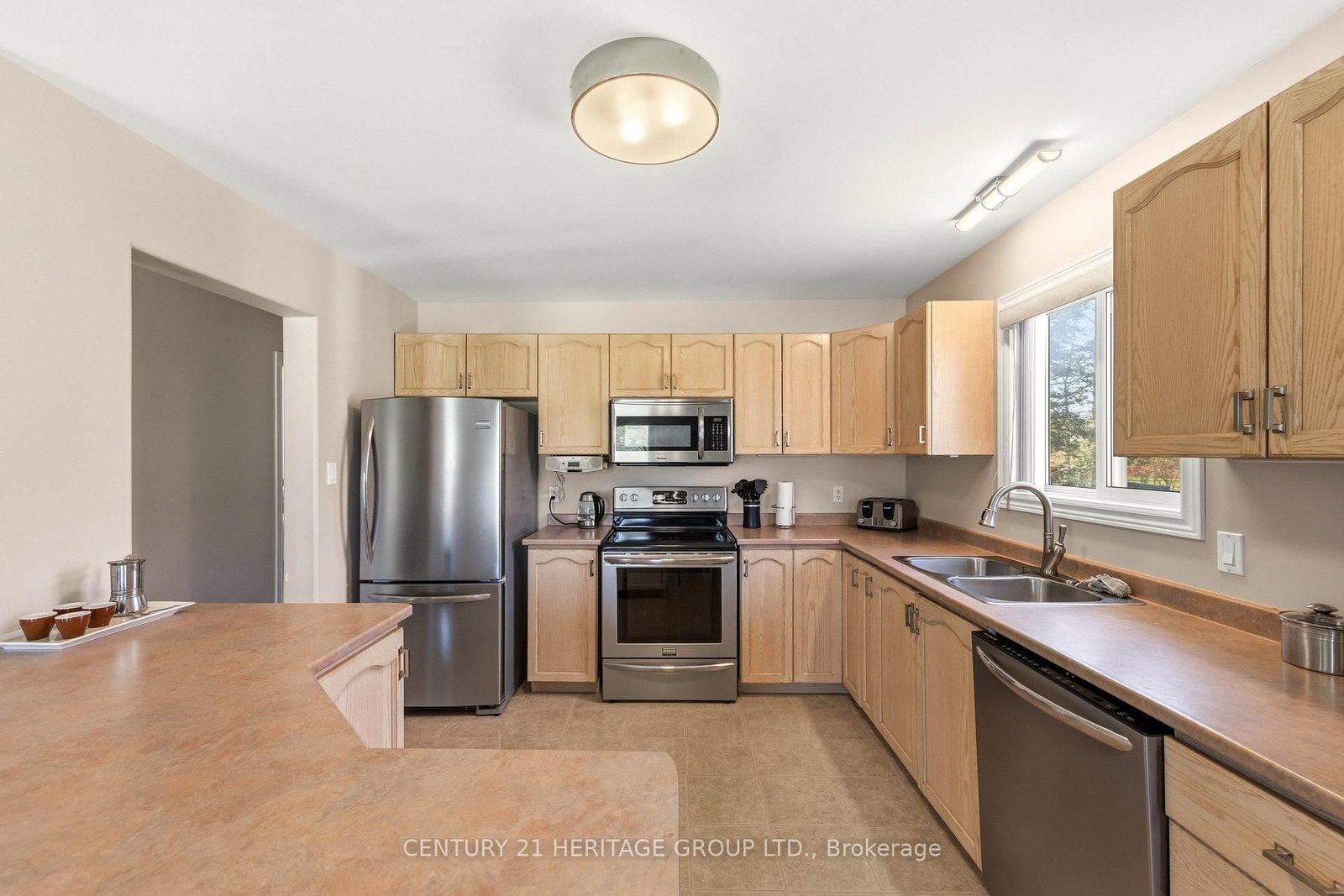 27 Creek Drive • Georgina, ON photo 16