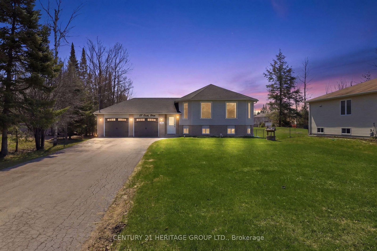 27 Creek Drive • Georgina, ON photo 4