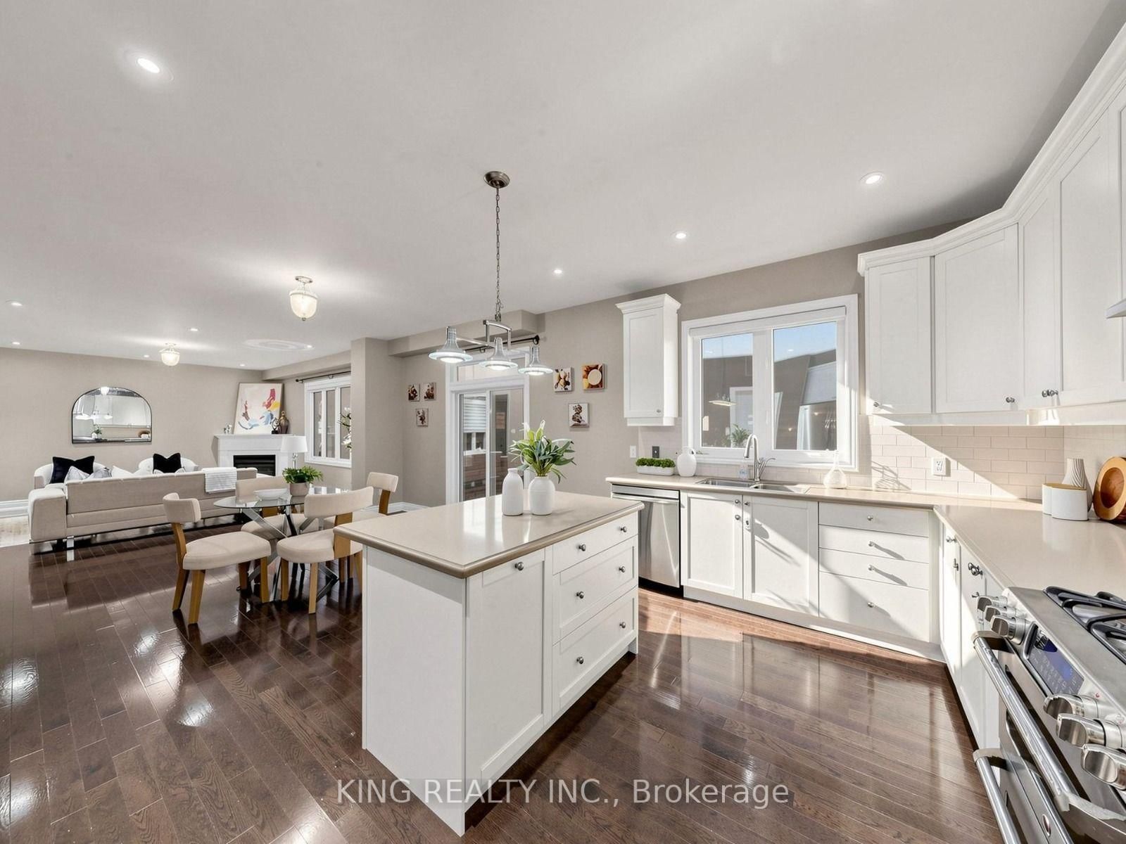 939 Goring Circle • Newmarket, ON photo 12