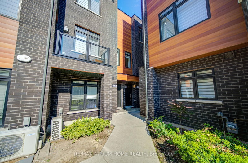 83 - 370 Red Maple Road