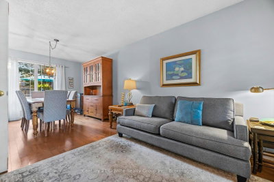 25 Greenwood Road • Whitchurch-Stouffville, ON photo 5