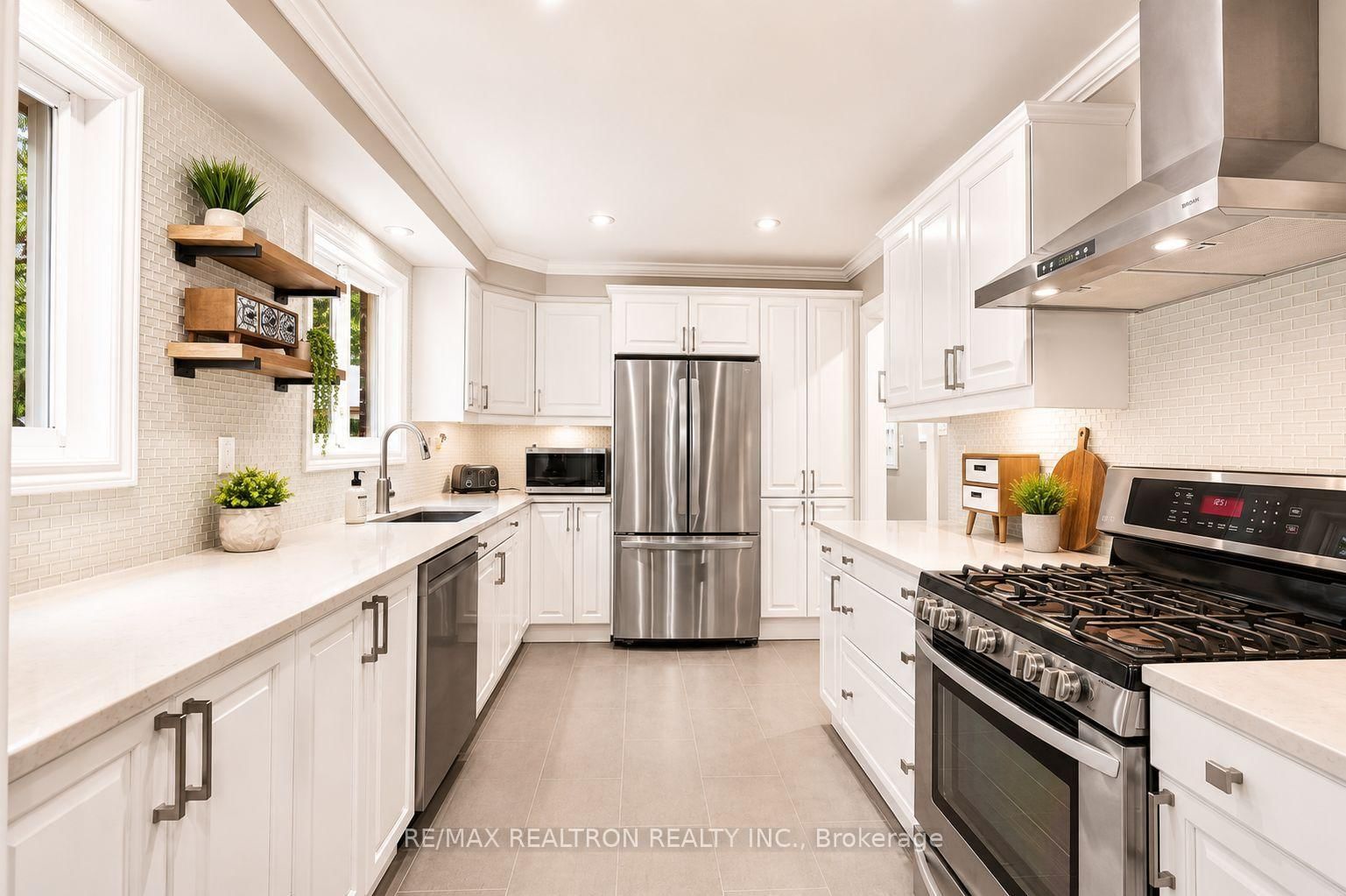 15 Park Road • Bradford West Gwillimbury, ON photo 12