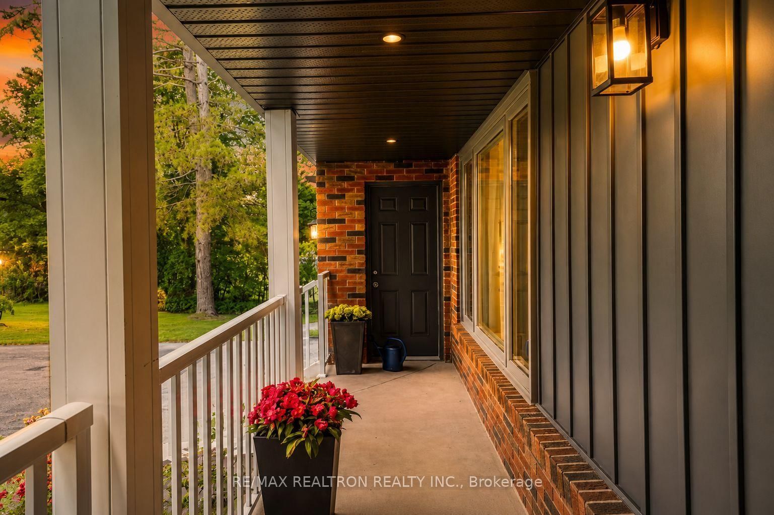 15 Park Road • Bradford West Gwillimbury, ON photo 4