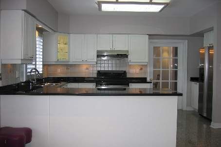 115 Golden Tulip Cres, Markham, L6C1W4 | Image 3