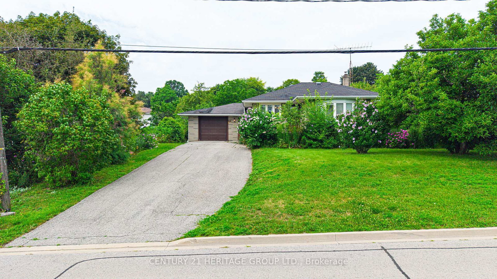 270 Walker Avenue • Bradford West Gwillimbury, ON photo 1