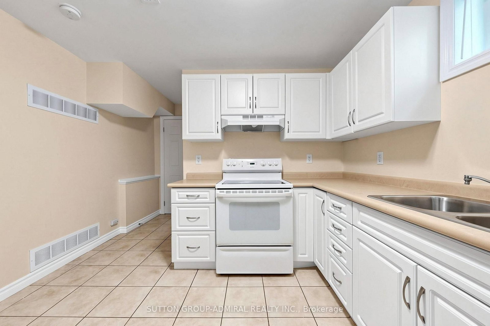 BSMT - 203 John Street, Bradford West Gwillimbury 4