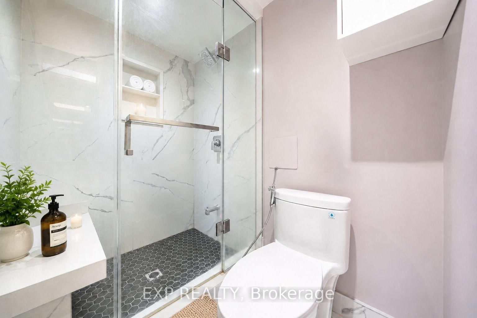 3 Baffin Court • Richmond Hill, ON photo 19