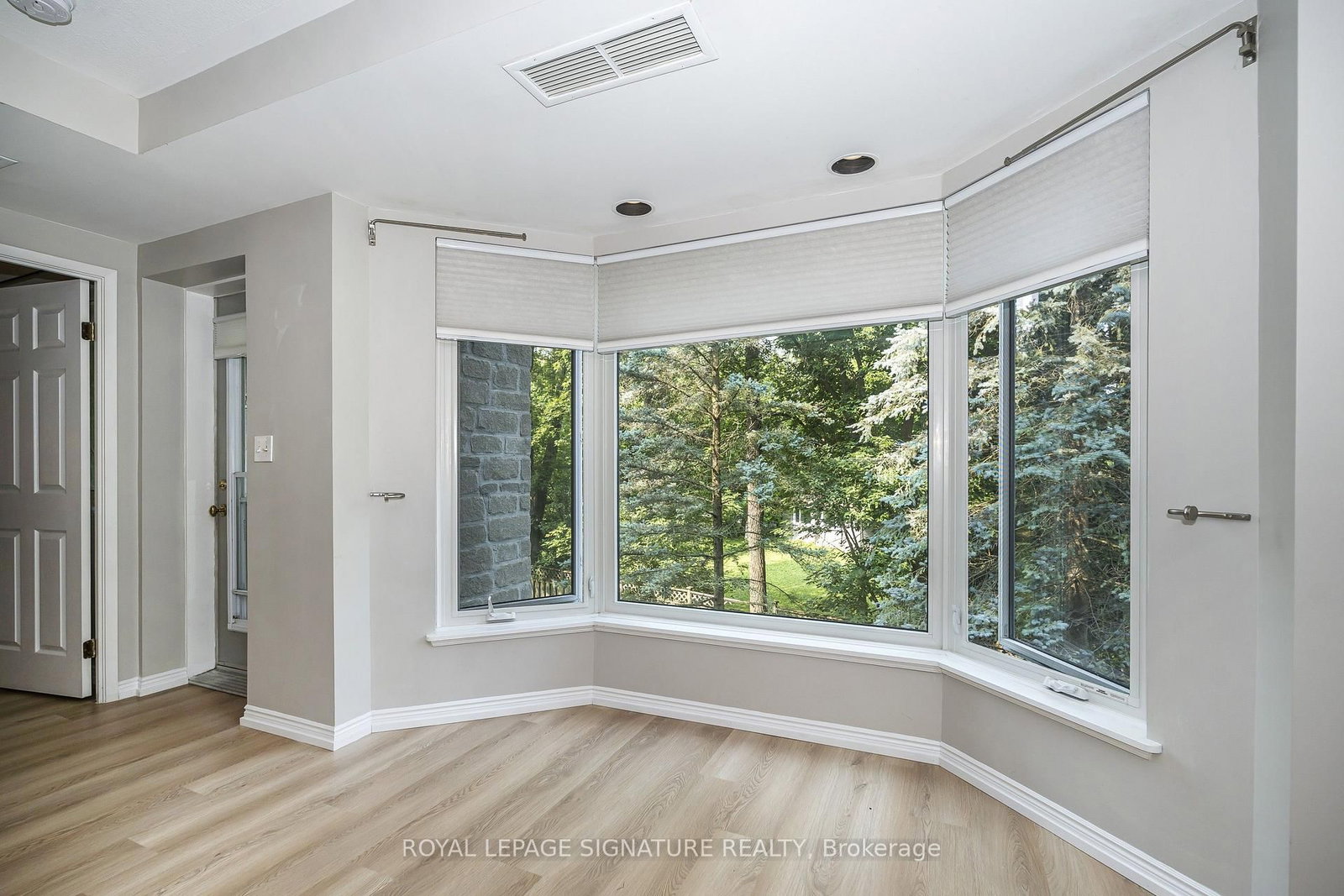 85 Wellington Street W • #204 • Aurora, ON photo 11