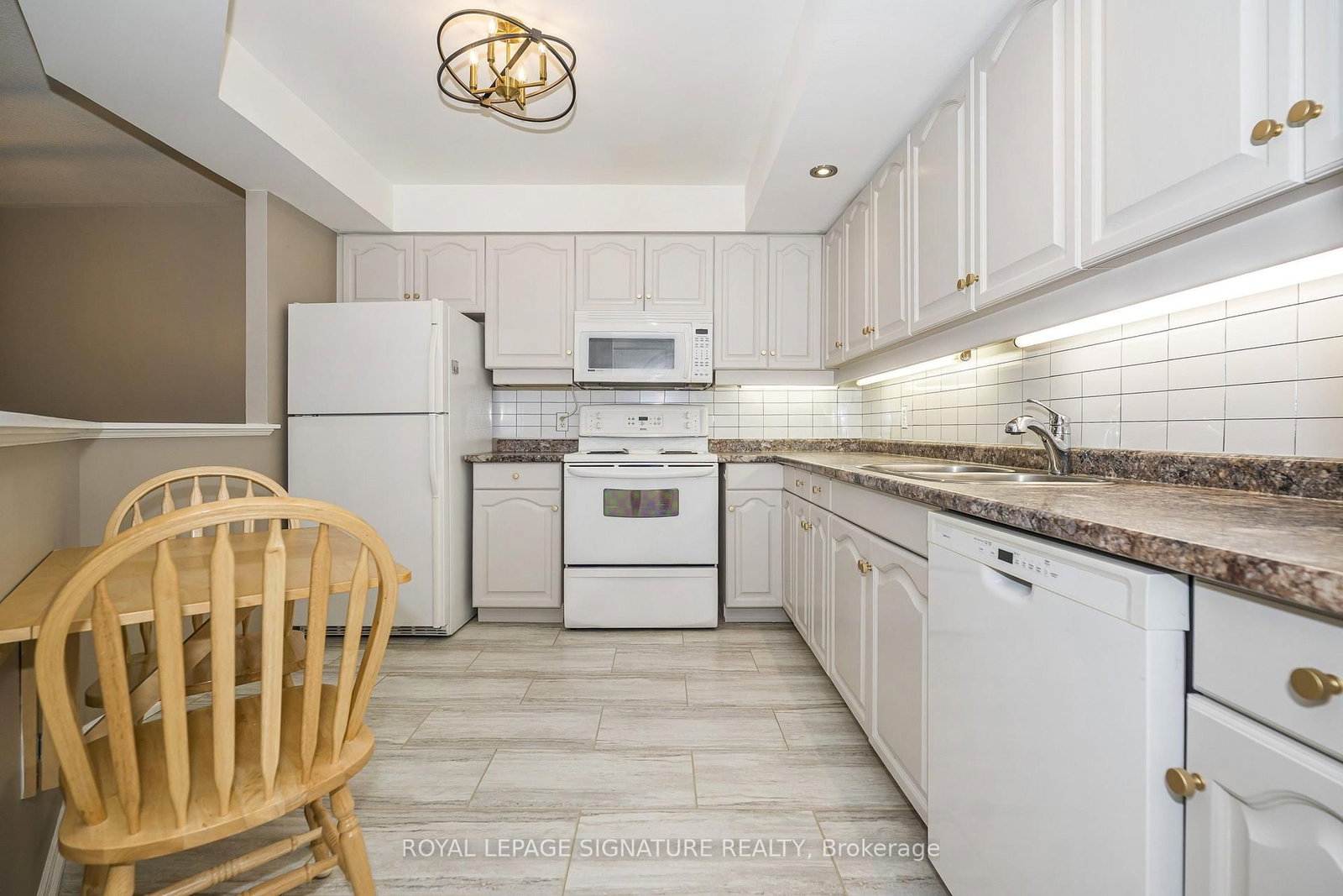 85 Wellington Street W • #204 • Aurora, ON photo 12