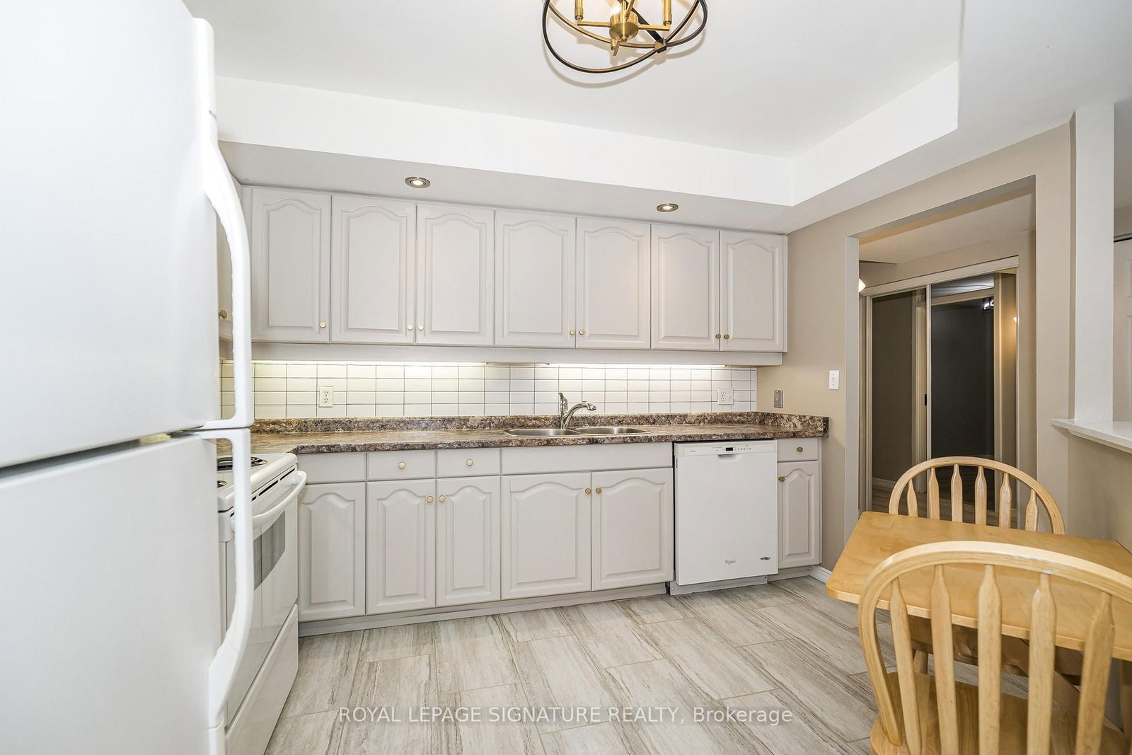 85 Wellington Street W • #204 • Aurora, ON photo 13