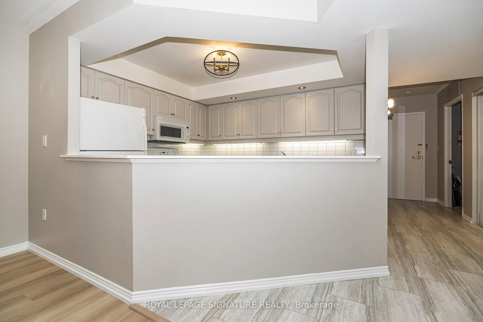 85 Wellington Street W • #204 • Aurora, ON photo 14