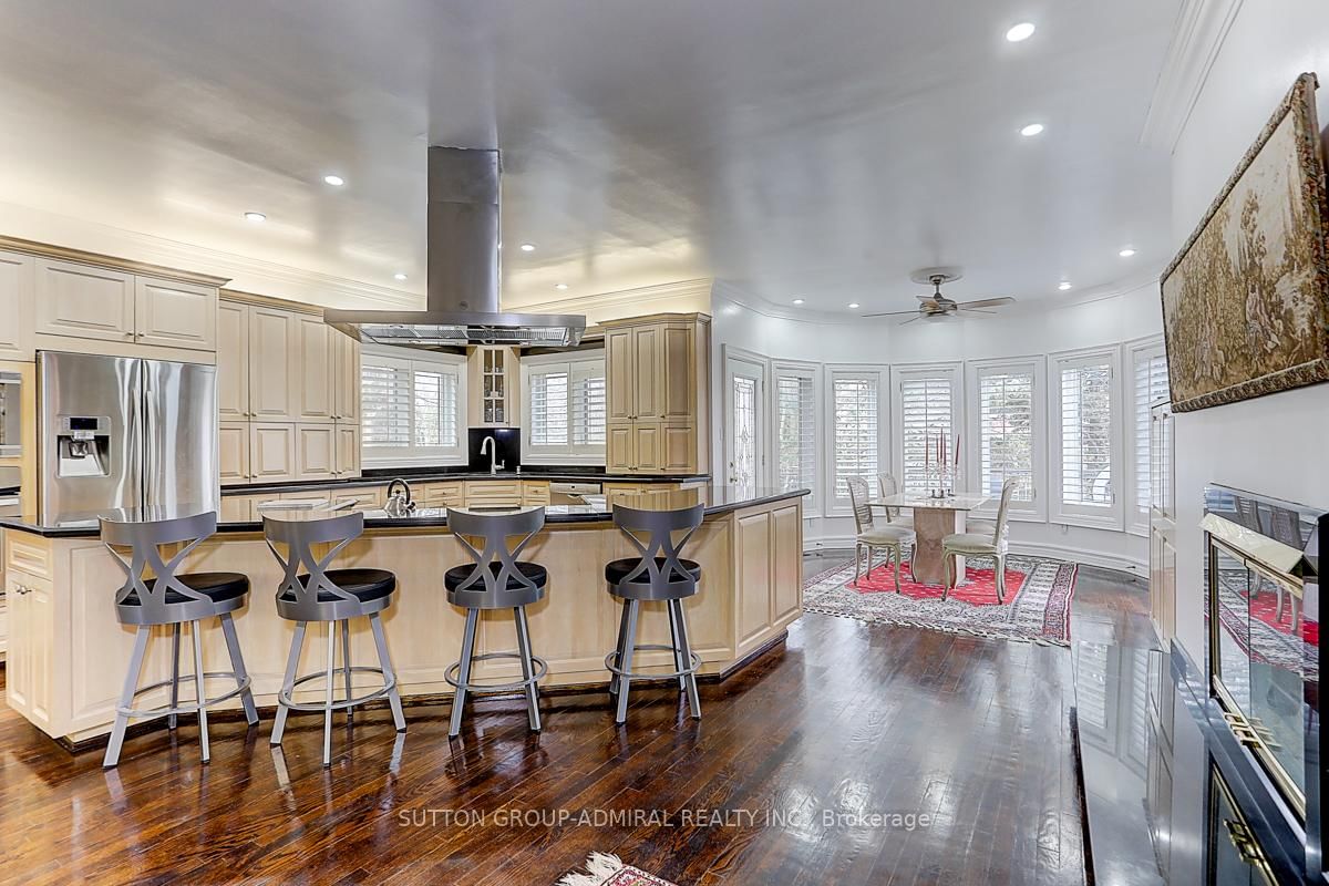 206 Arnold Avenue • Vaughan, ON photo 11