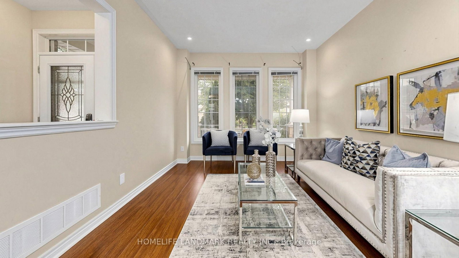 129 Beare Trail • Newmarket, ON photo 3