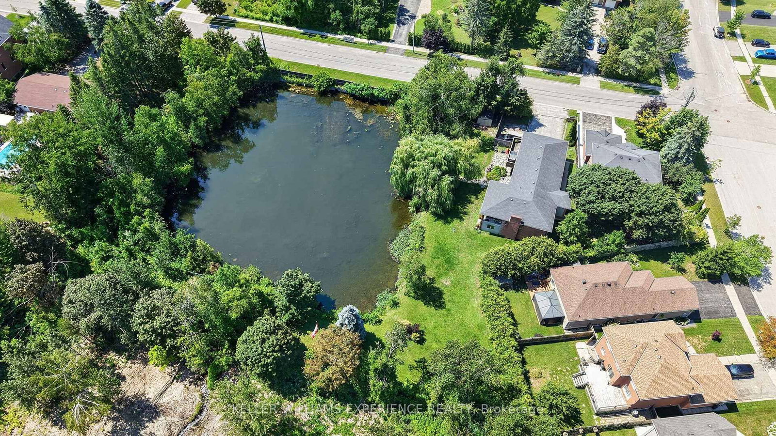 2235 Adullam Avenue • Innisfil, ON photo 2