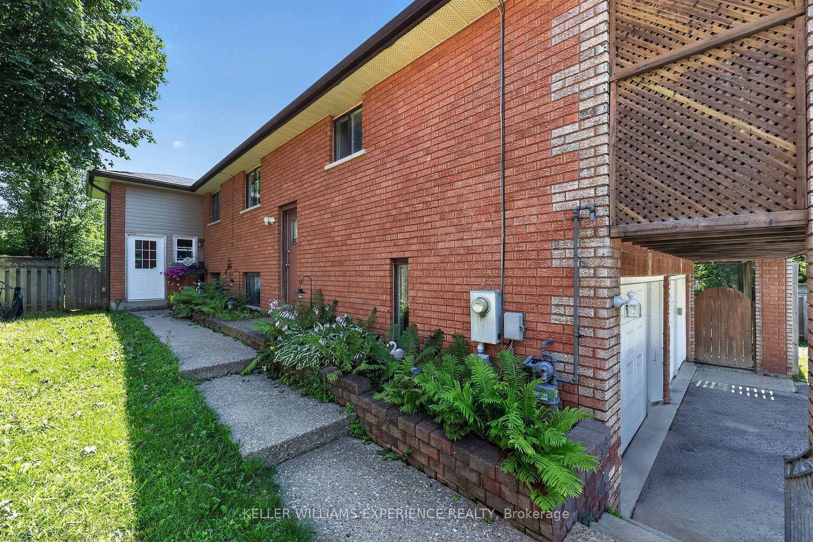 2235 Adullam Avenue • Innisfil, ON photo 6