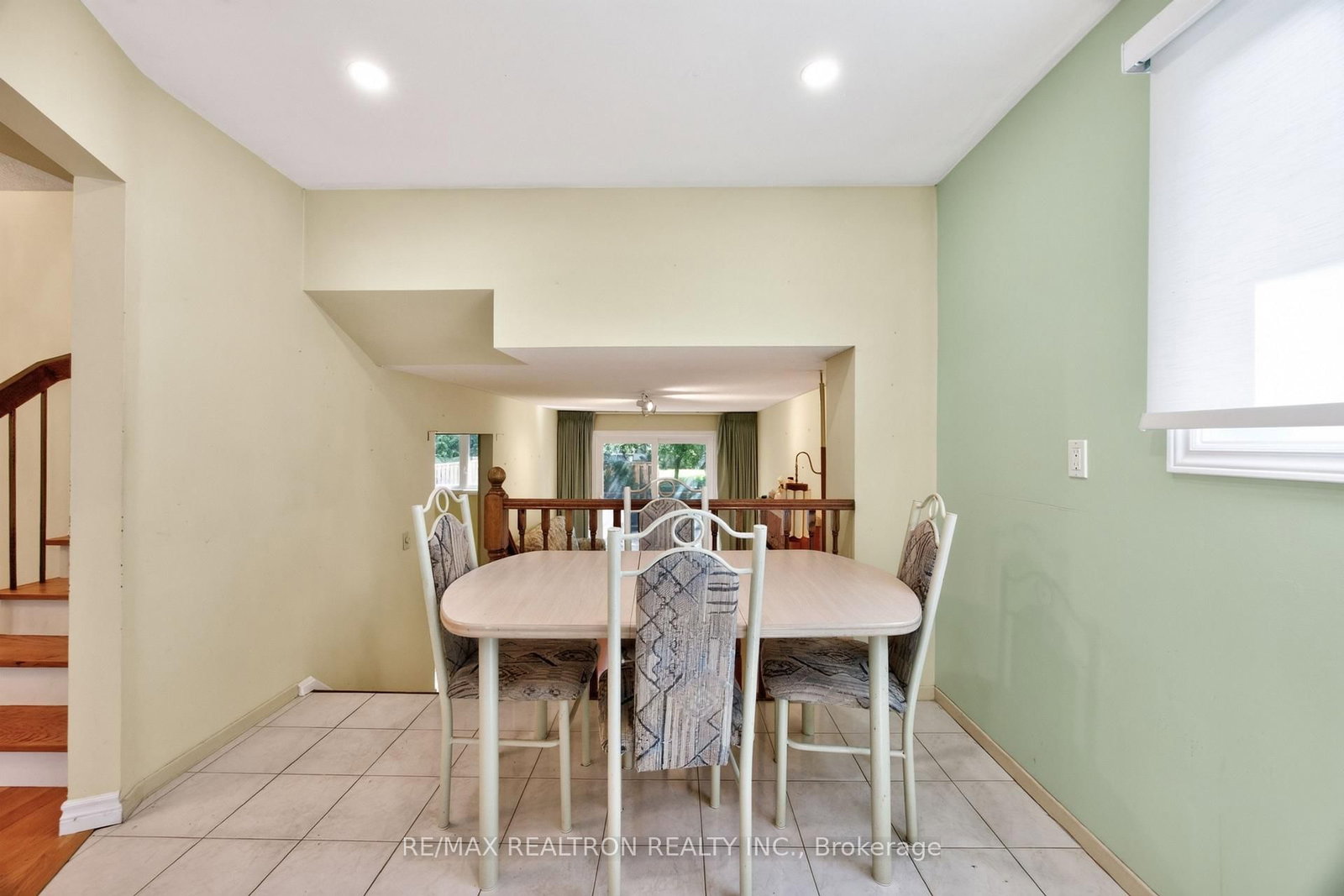 29 Springhead Gardens • Richmond Hill, ON photo 14