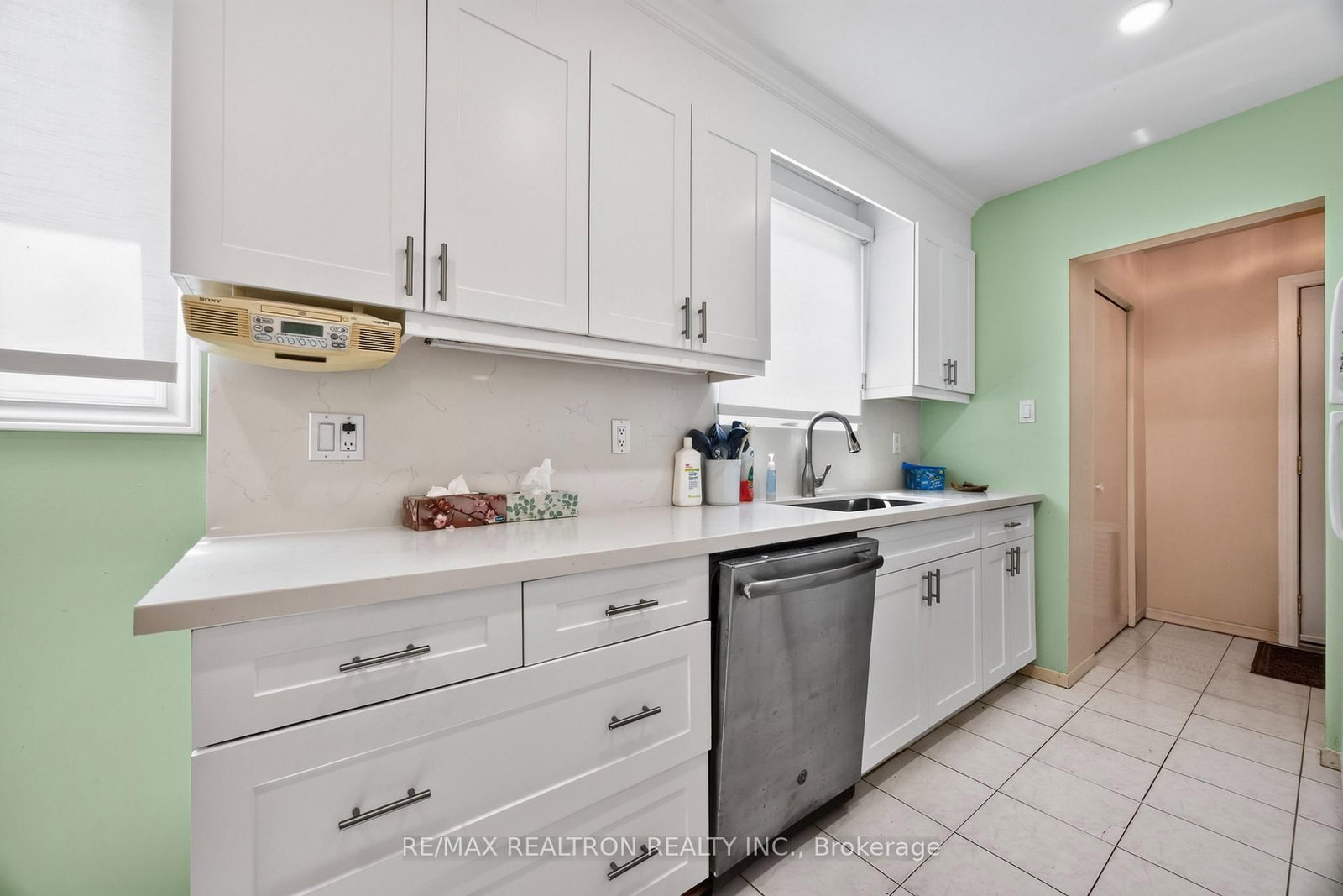 29 Springhead Gardens • Richmond Hill, ON photo 16
