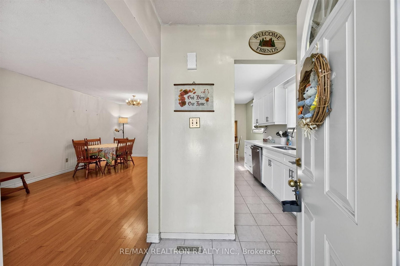 29 Springhead Gardens • Richmond Hill, ON photo 7