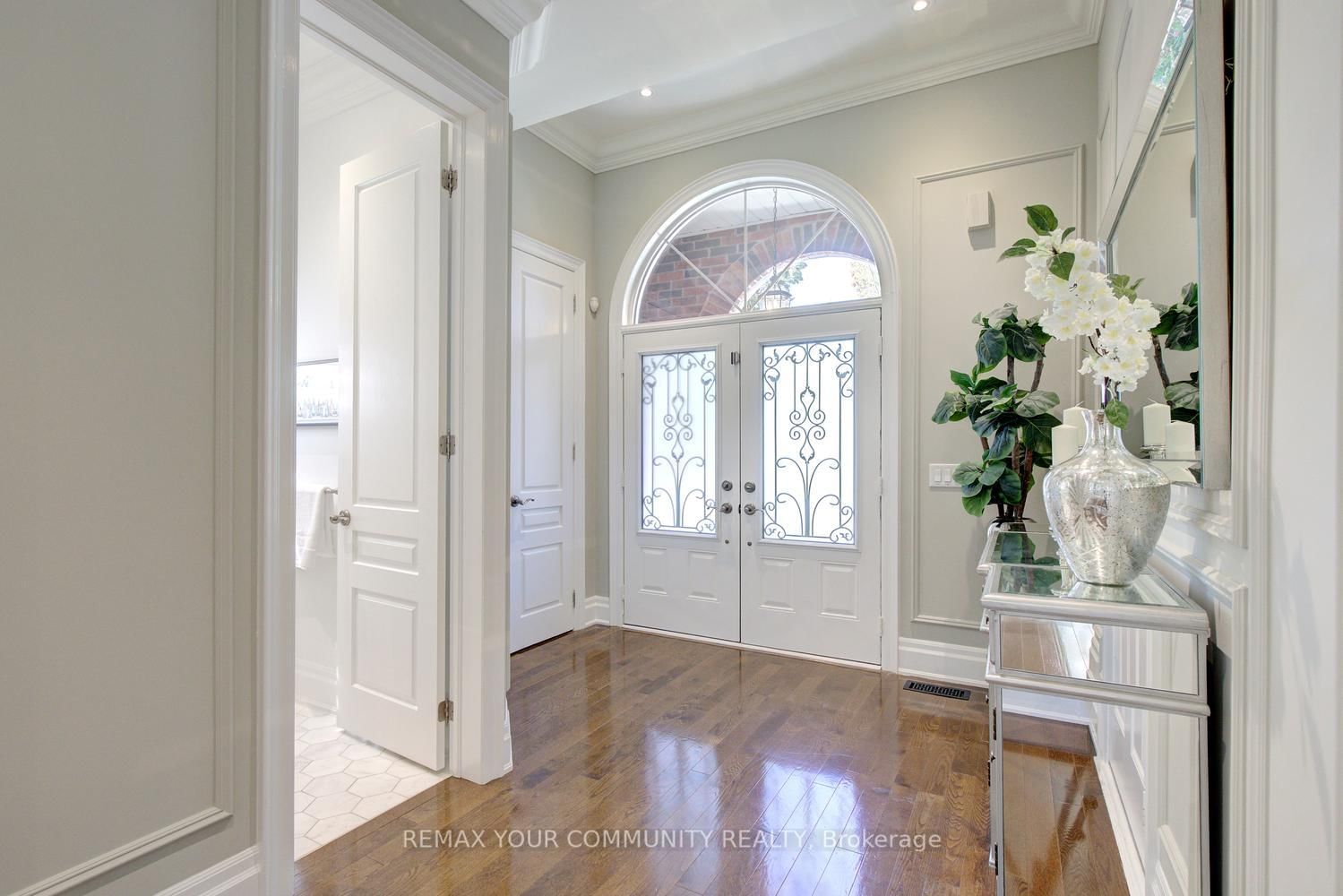 199 Ivy Glen Drive • Vaughan, ON photo 3