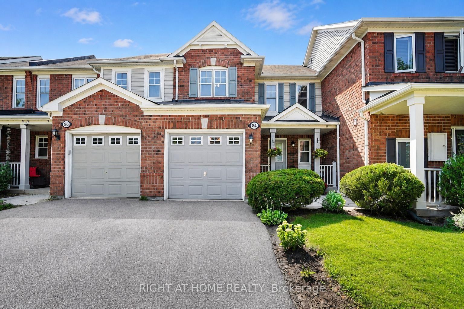 84 Dougherty Crescent • Whitchurch-Stouffville, ON photo 1