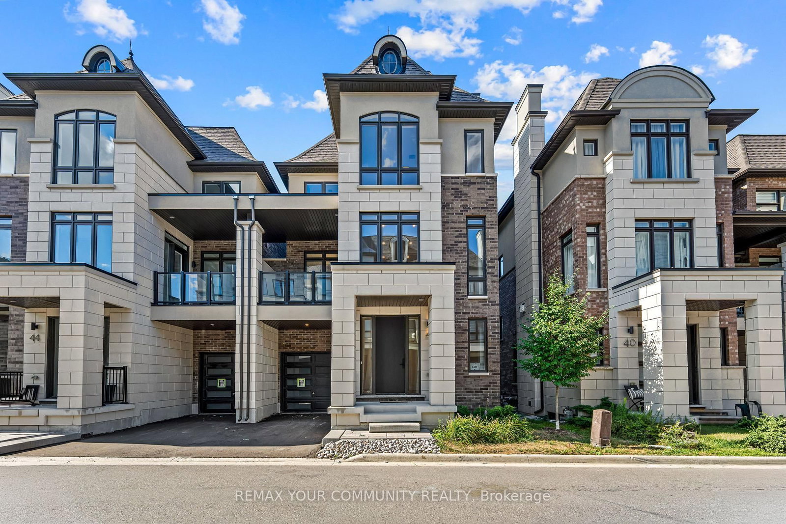 42 Globemaster Lane • Richmond Hill, ON photo 1
