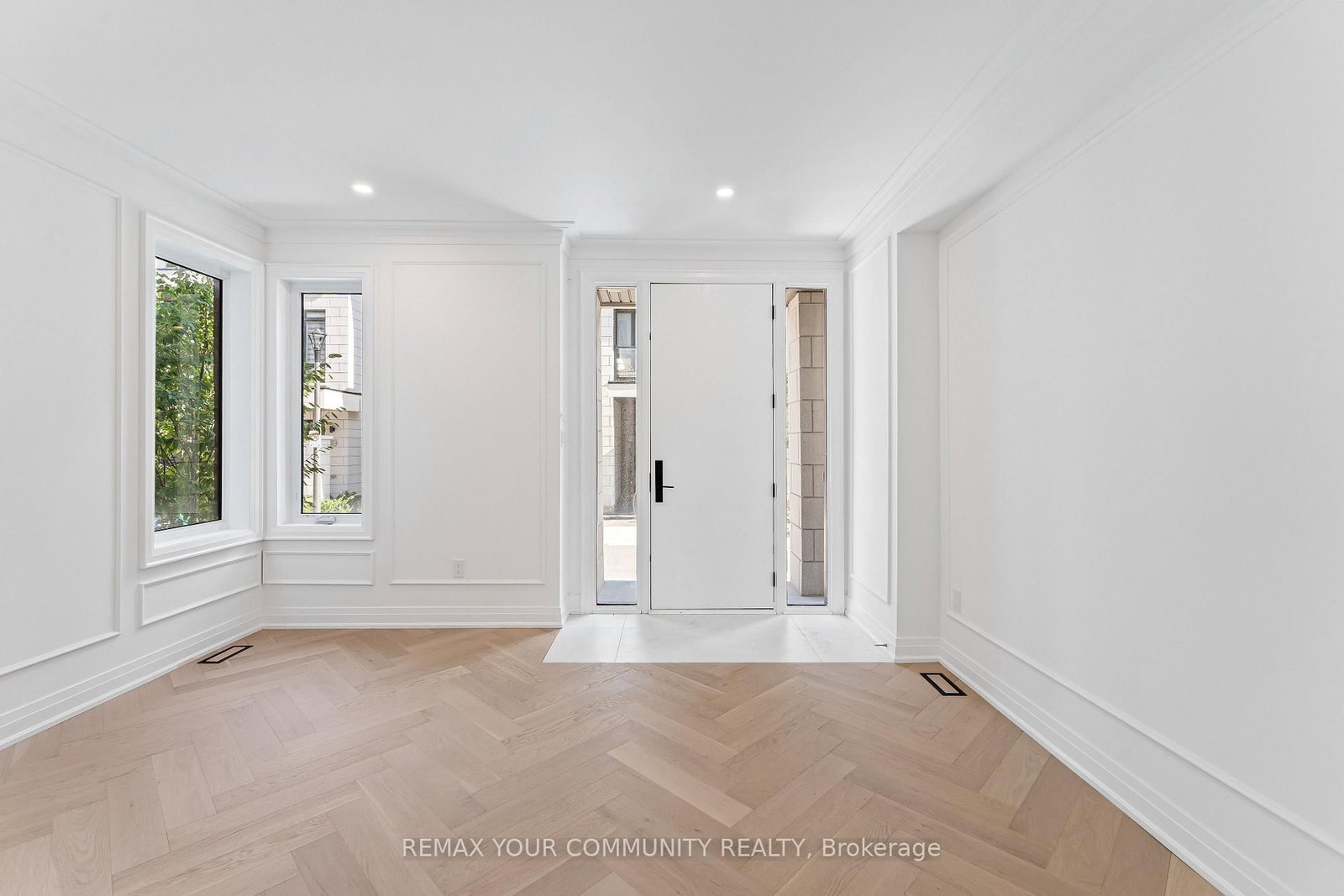 42 Globemaster Lane • Richmond Hill, ON photo 4