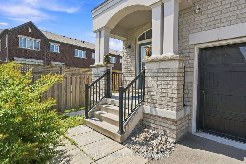 1469 Farrow Crescent