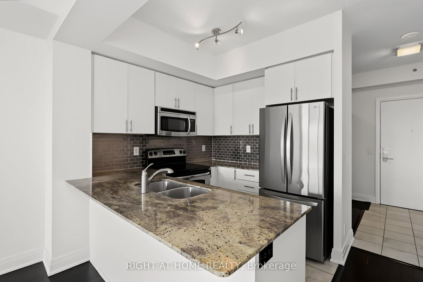 520 Steels Avenue W • #1108 • Vaughan, ON photo 16