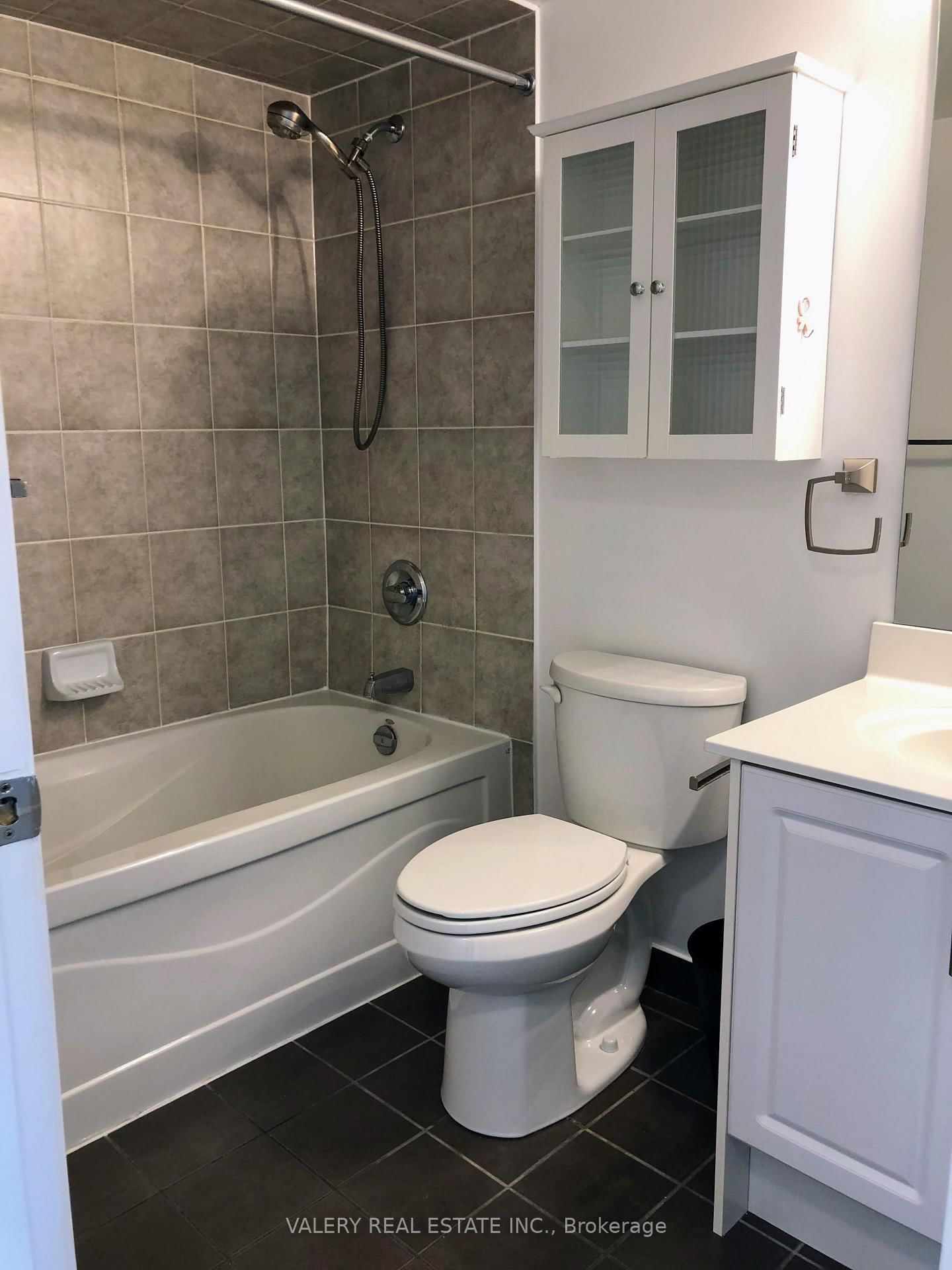 18 Harding Boulevard • #907 • Richmond Hill, ON photo 14