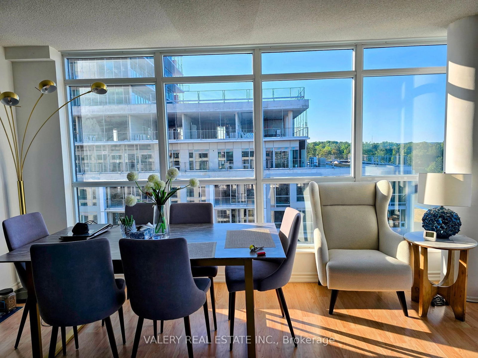 18 Harding Boulevard • #907 • Richmond Hill, ON photo 2