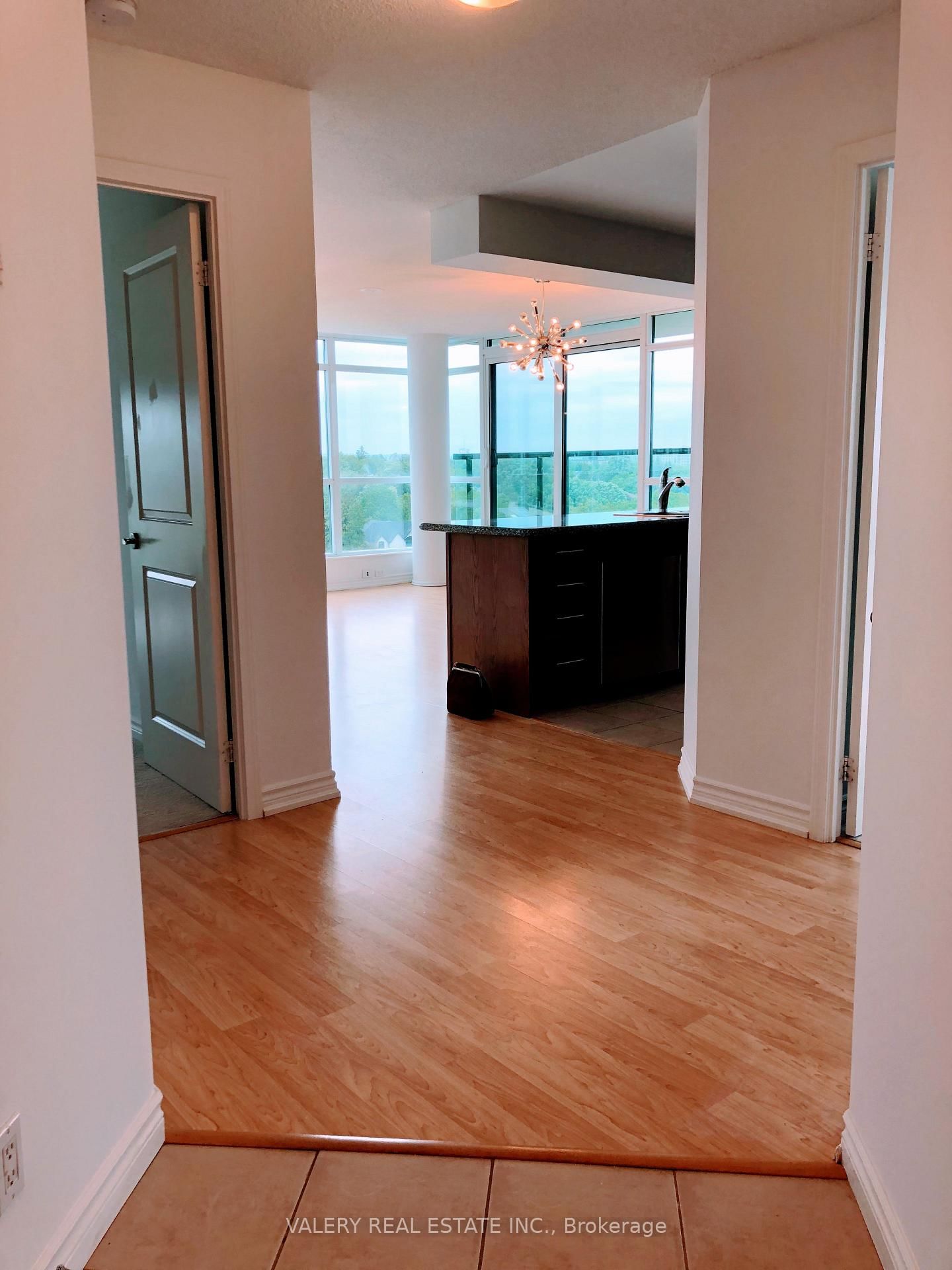 18 Harding Boulevard • #907 • Richmond Hill, ON photo 5