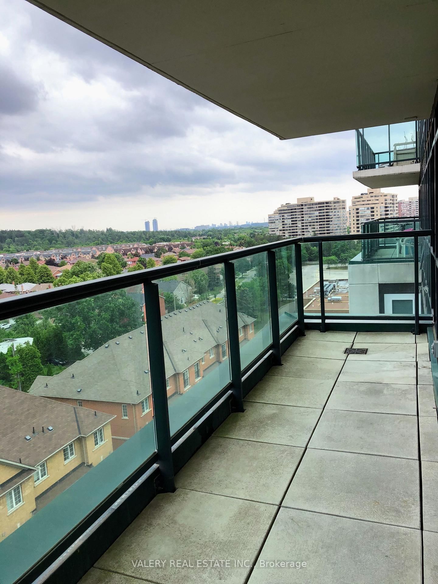 18 Harding Boulevard • #907 • Richmond Hill, ON photo 7