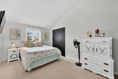 5768 Smith Boulevard • Georgina, ON photo 8