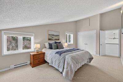 5768 Smith Boulevard • Georgina, ON photo 9