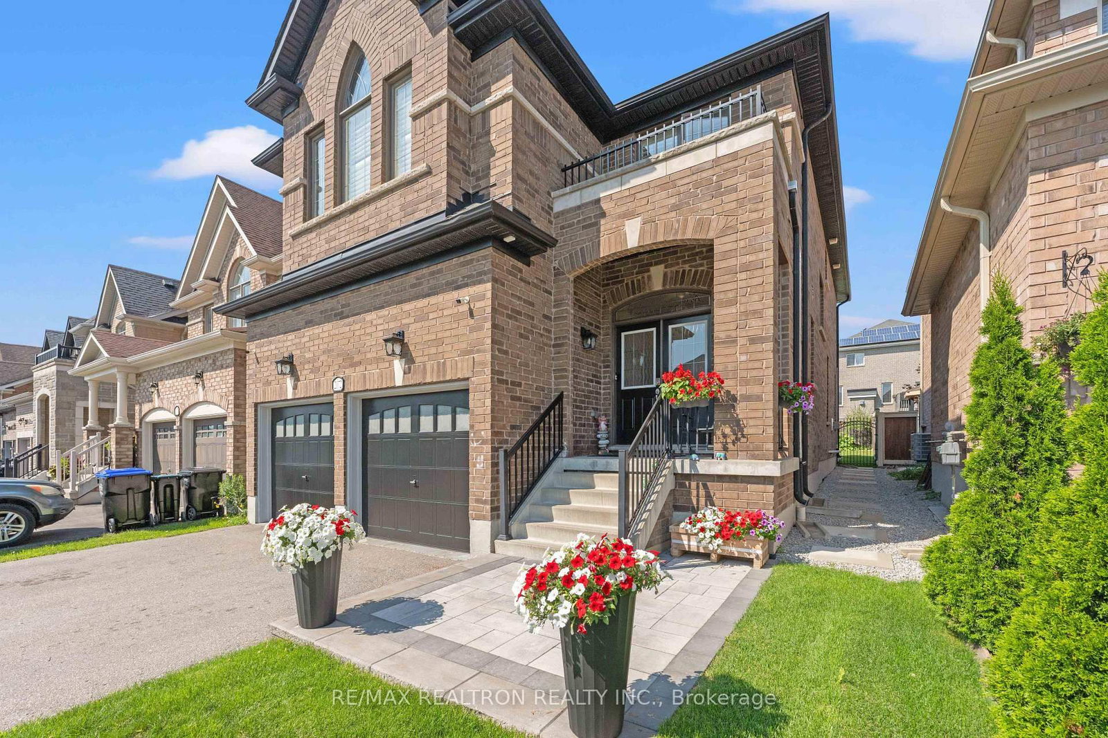 2072 Allison Street • Innisfil, ON photo 2