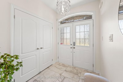 2072 Allison Street • Innisfil, ON photo 4