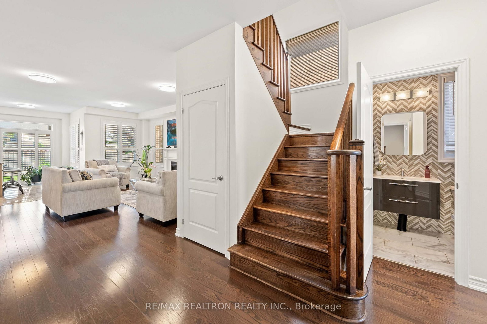 2072 Allison Street • Innisfil, ON photo 5