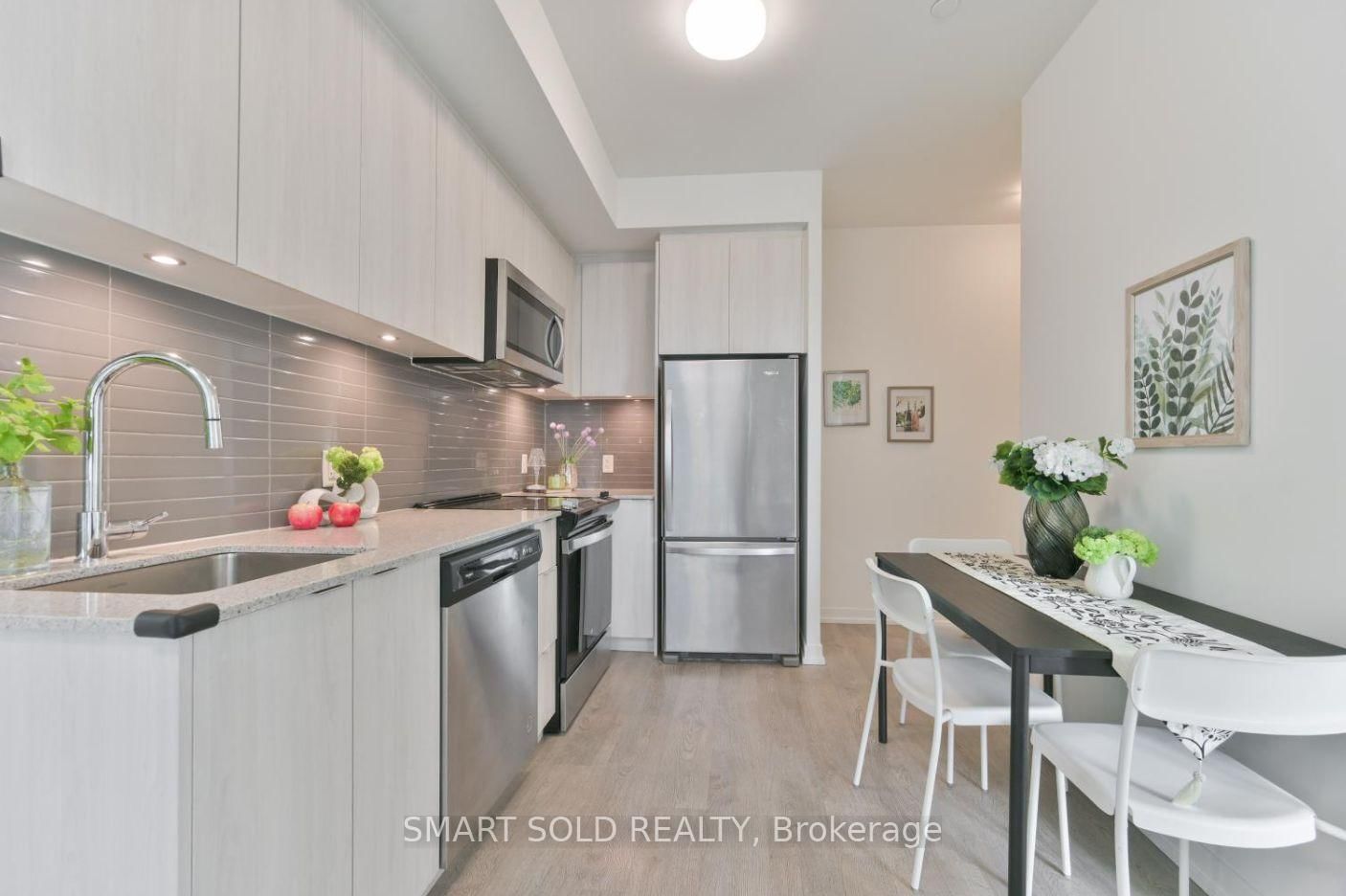 8868 Yonge Street • #909E • Richmond Hill, ON photo 3