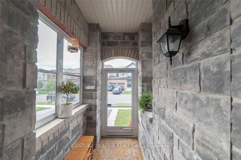 58 Mondial Crescent