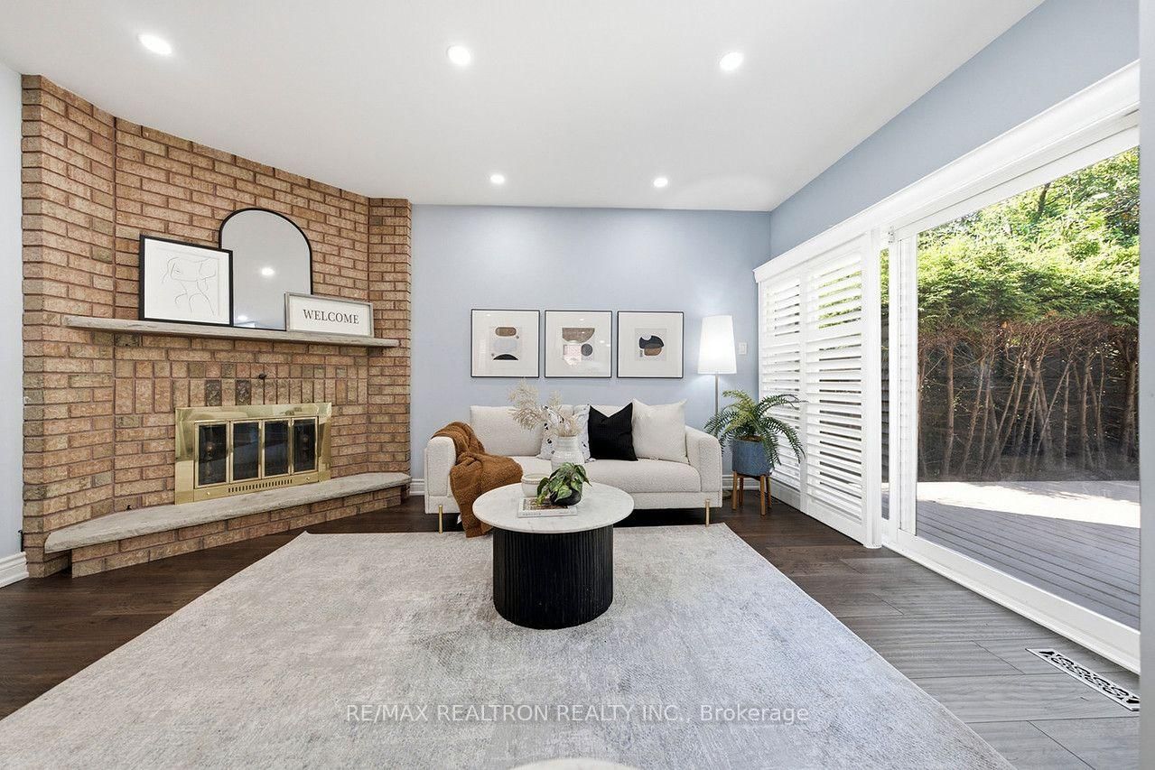 19 Prince Edward Boulevard • Markham, ON photo 10