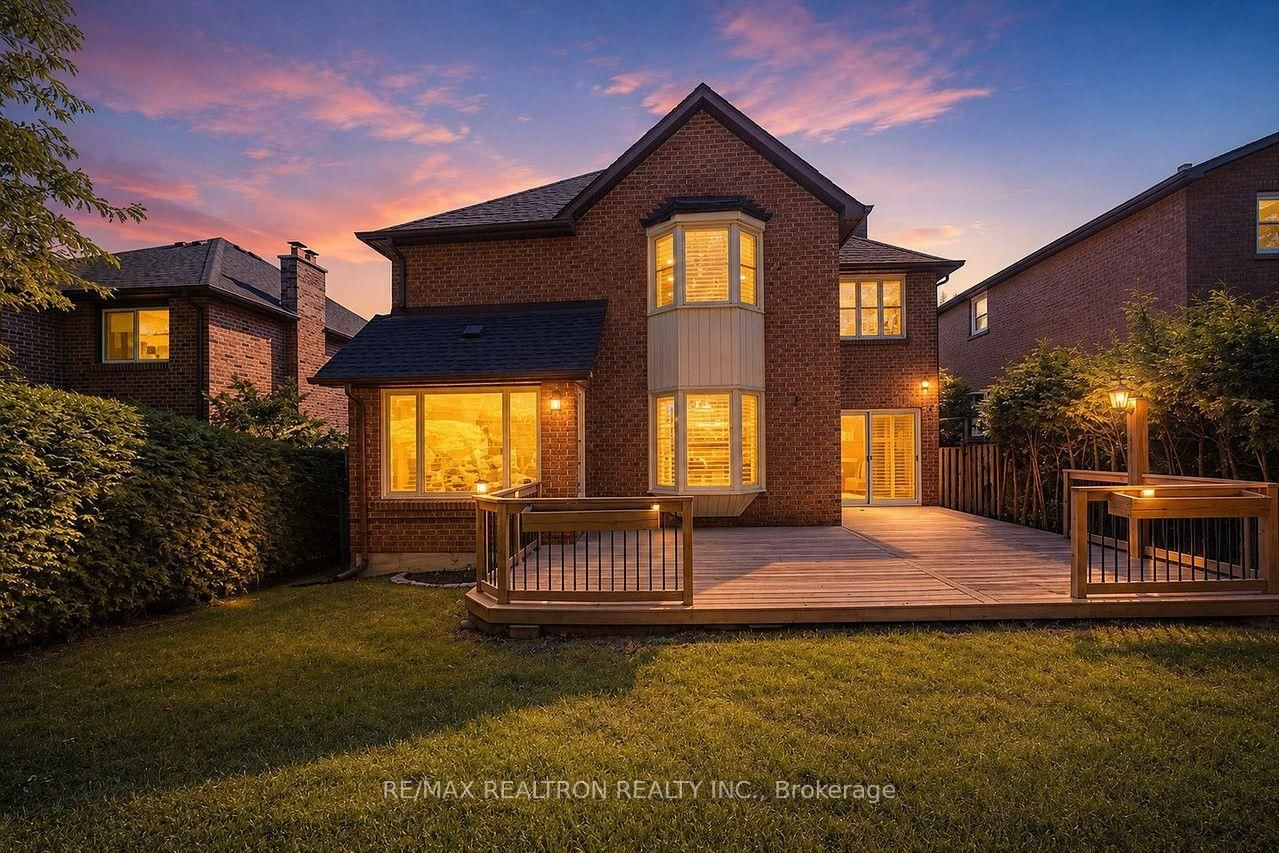 19 Prince Edward Boulevard • Markham, ON photo 2