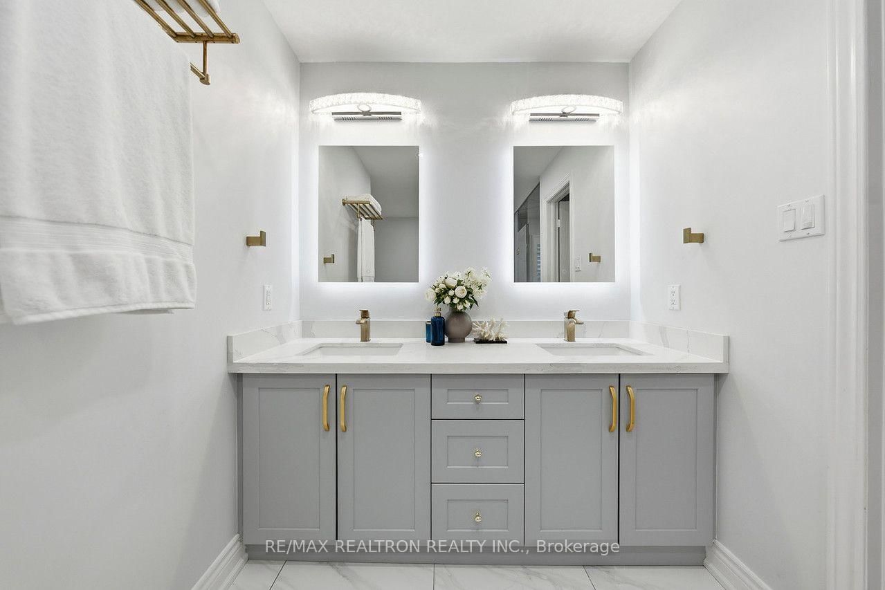 19 Prince Edward Boulevard • Markham, ON photo 25