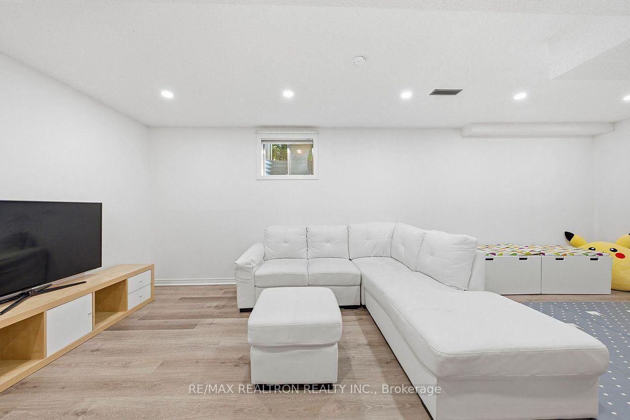 19 Prince Edward Boulevard • Markham, ON photo 43