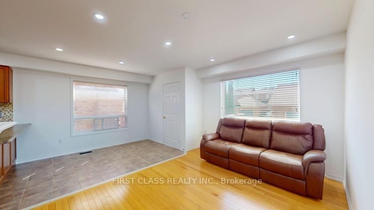 570 Hoover Park Drive • Whitchurch-Stouffville, ON photo 11