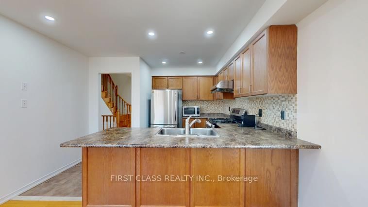 570 Hoover Park Drive • Whitchurch-Stouffville, ON photo 13