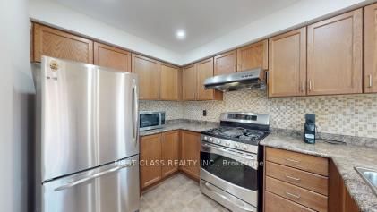 570 Hoover Park Drive • Whitchurch-Stouffville, ON photo 16